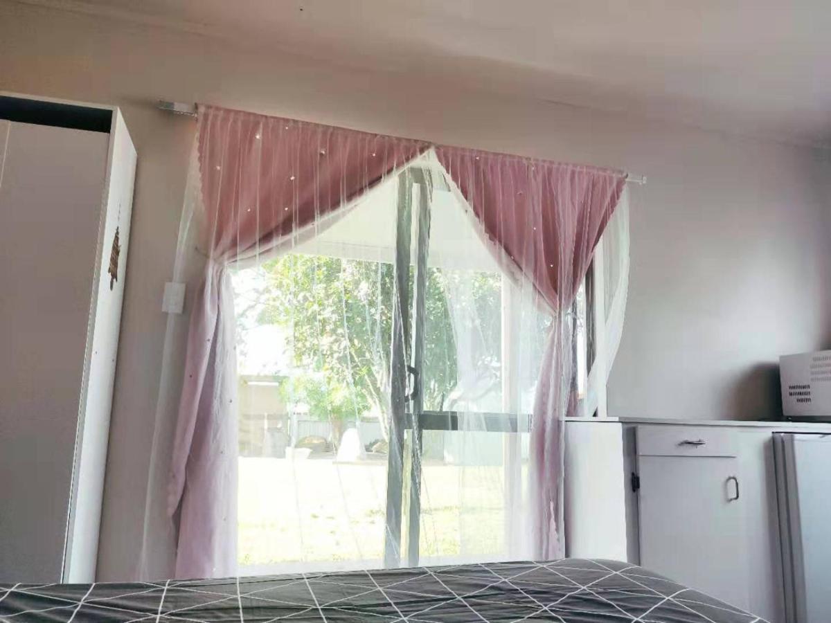 Nest With Bathroom On Brunskill Кембридж Екстер'єр фото